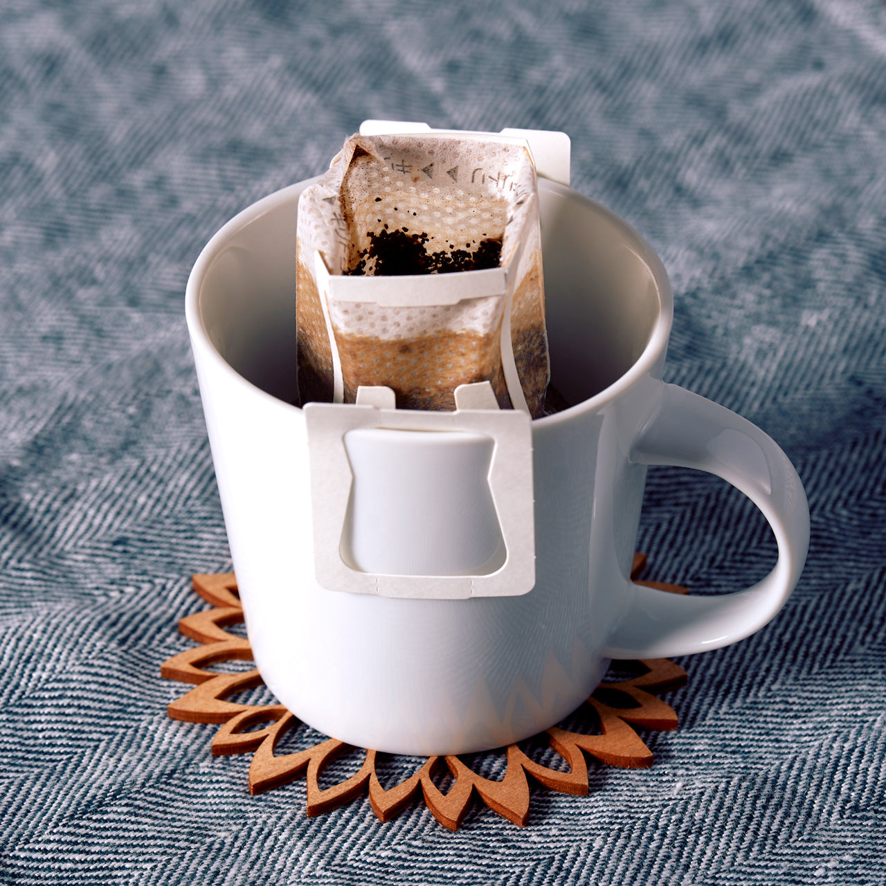 フィンランド流シナモンロール3個&ワンドリップコーヒー3個セット(5営業日以内で発送)